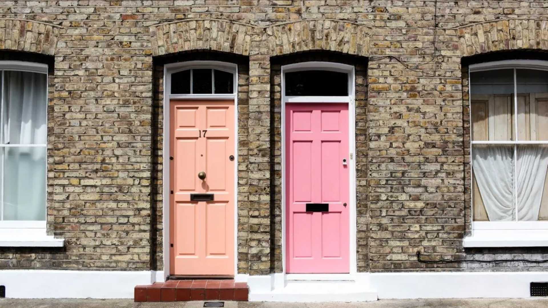 İngiltere'de 'Covid-19 savaşları'_ Birbirini ihbar eden komşular polisi zorluyor