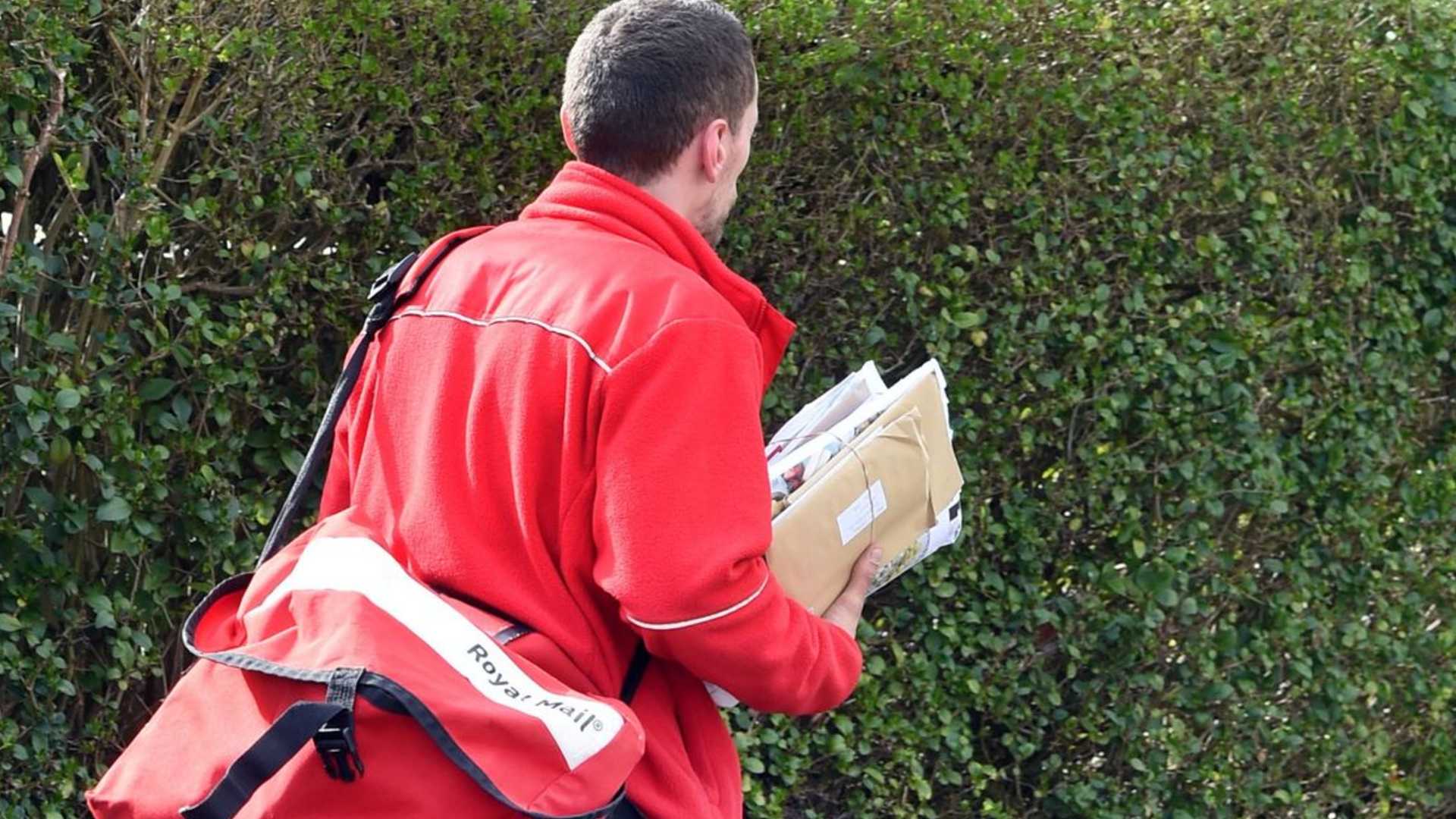 İngiltere’de Kıbrıslı Türk postacıya bir araç çarpıp kaçtı,