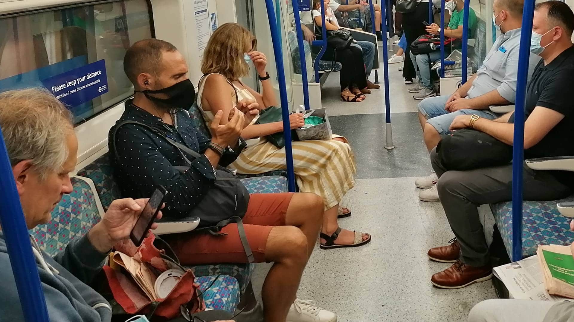 İngiltere'de korona virüs sayısında son 4 aylık rekor kırıldı