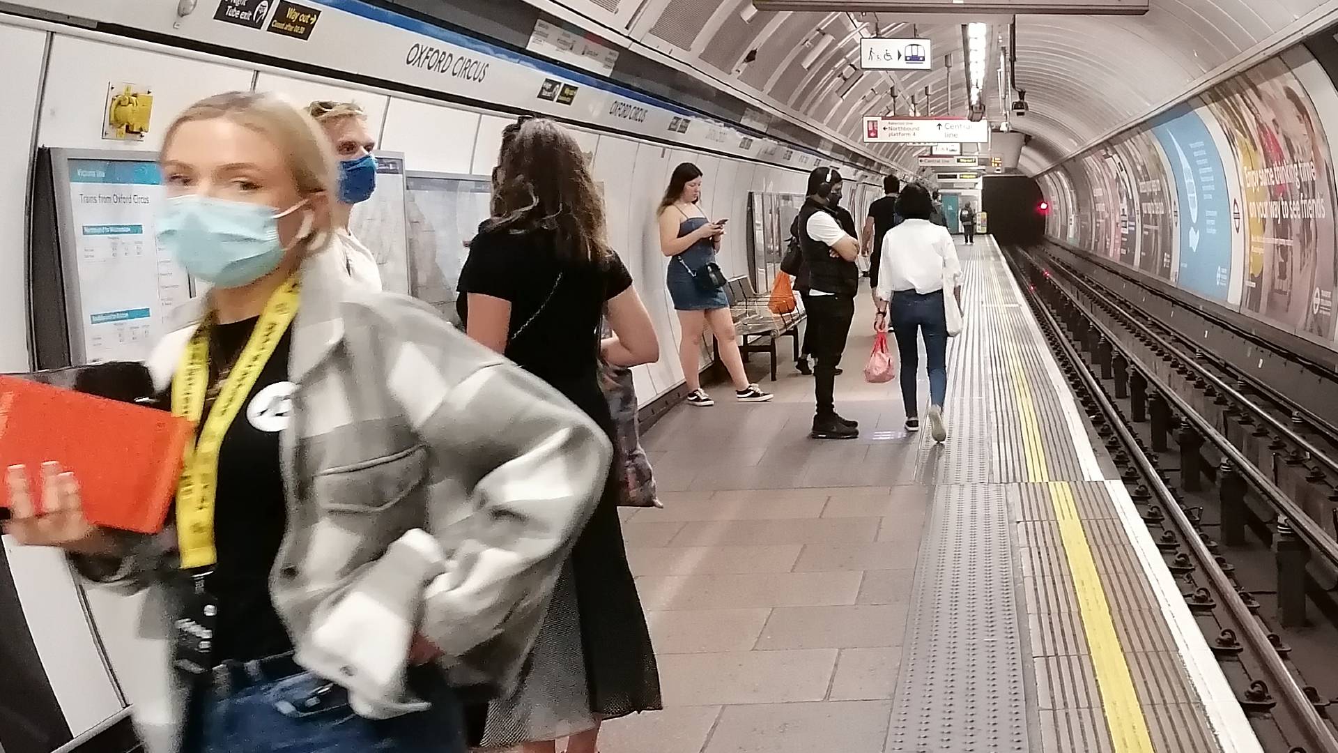 İngiltere’de son 24 saatte 6 bin 178 yeni koronavirüs vakası