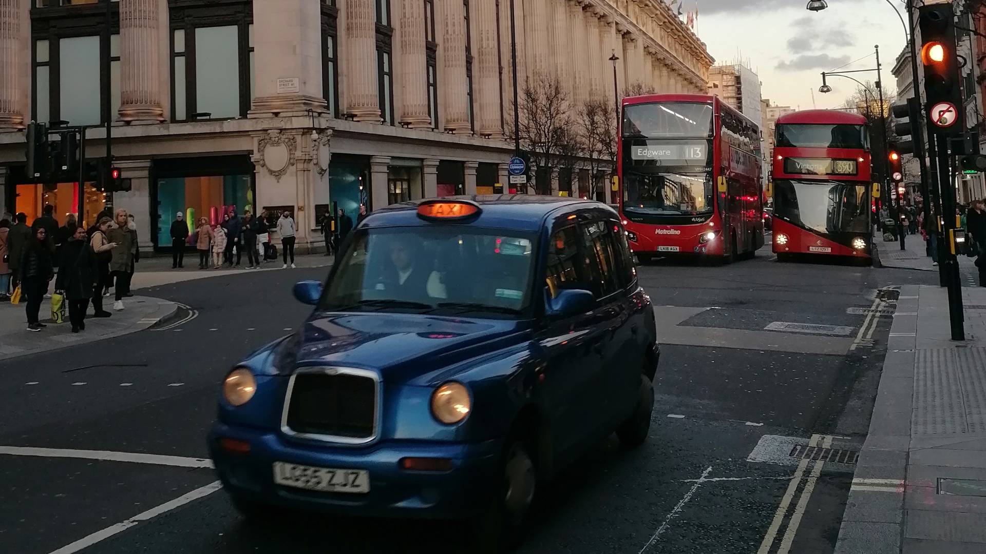 Londra artan vakalar nedeniyle ulusal koronavirüs _izleme listesine_ eklendi