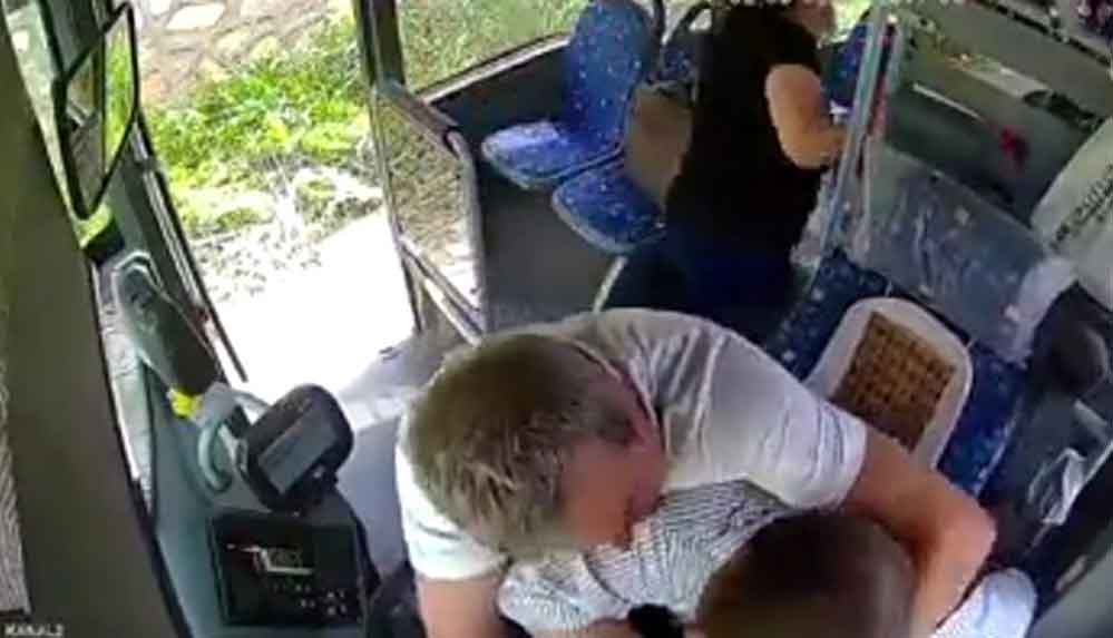 'Maske-tak,-kart-bas'-diyen-şoförü-yumrukladı