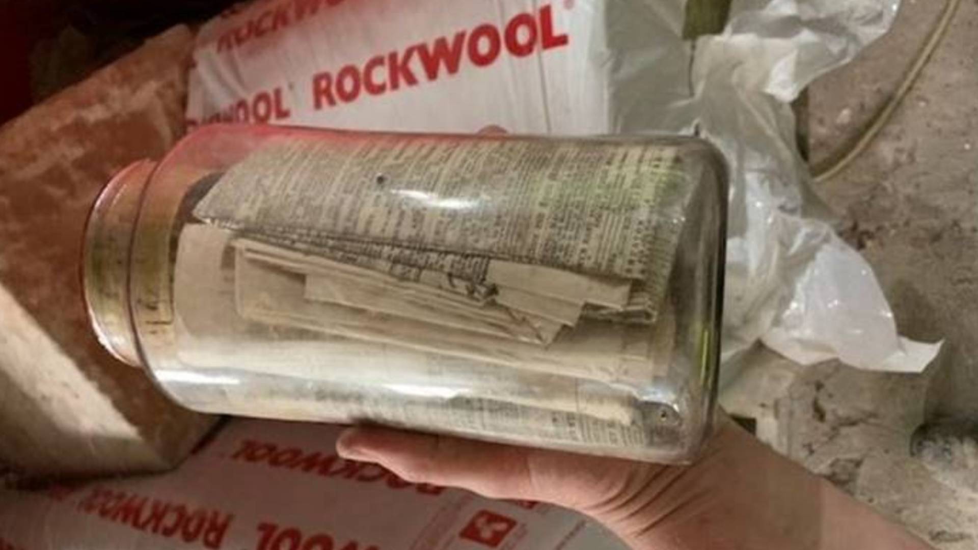 Restorasyon sırasında zaman kapsülü bulundu