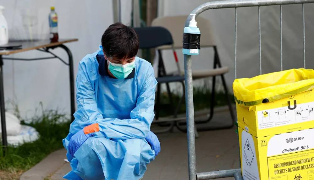 Belçika'da koronavirüse yakalanan doktorlardan çalışmaya devam etmeleri istendi