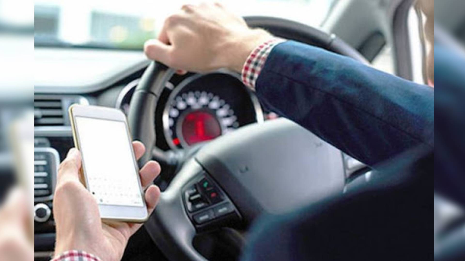 Dirksiyon başında telefonuna dokunan yandı_ '200 Sterlin ceza'