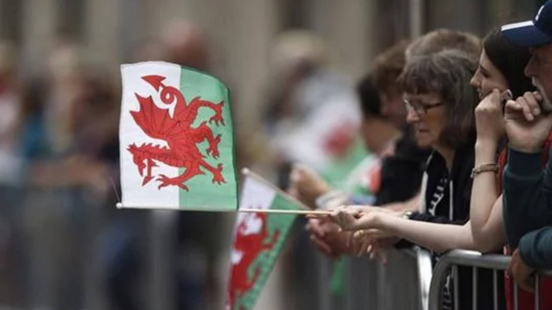 Galler'de 2 haftalık karantina ilan edildi