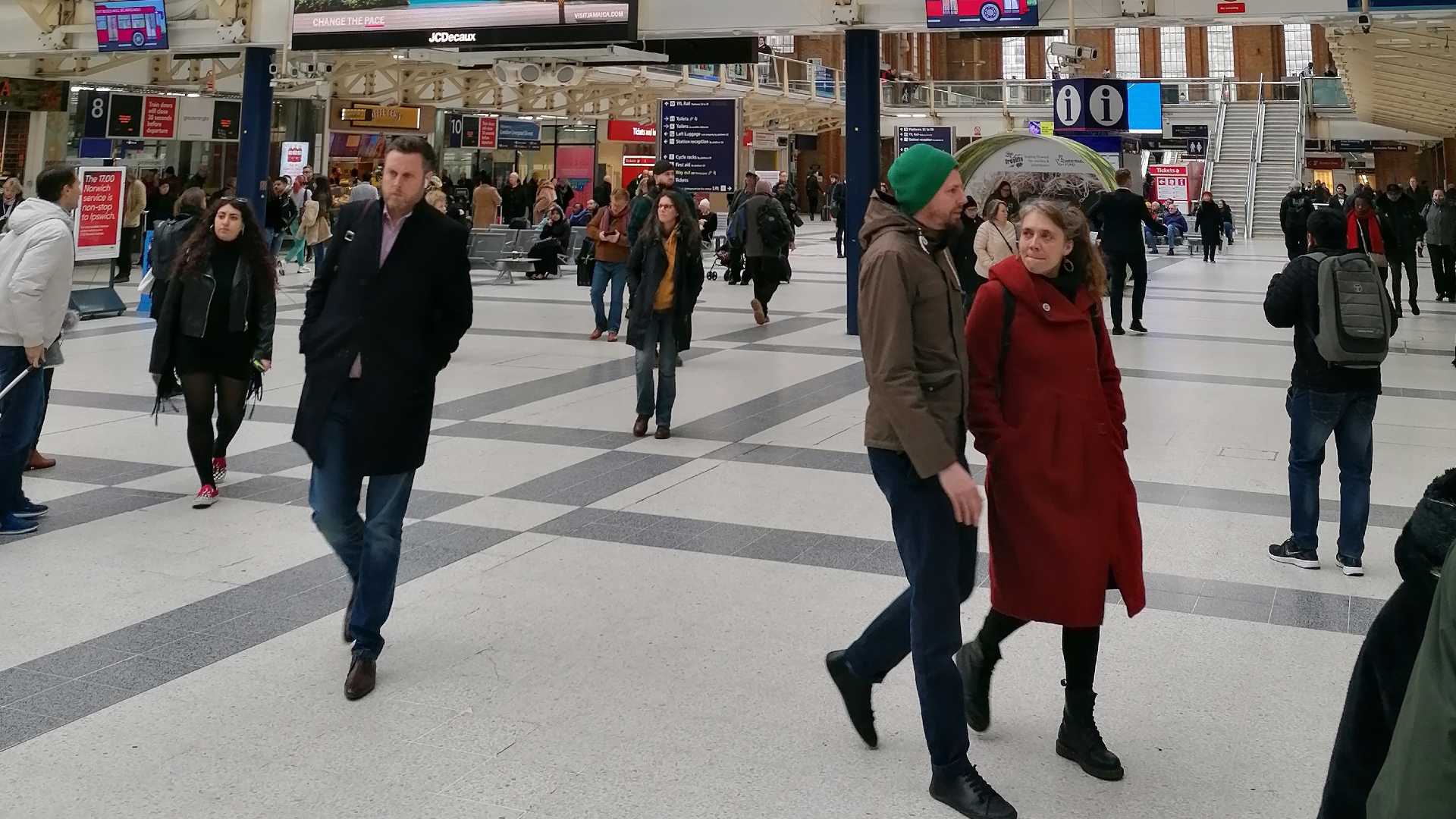 İngiltere'de 24 saatte 17 binden fazla vaka tespit edildi. Uzmanlar uyardı_ Durum kritik