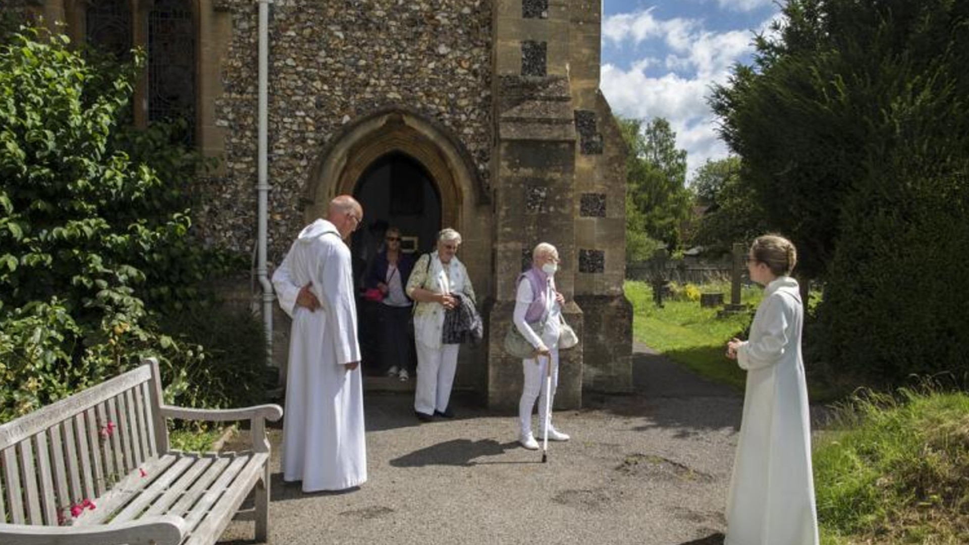 İngiltere'de kilise 'çocuk istismarcısını affetti' iddiası