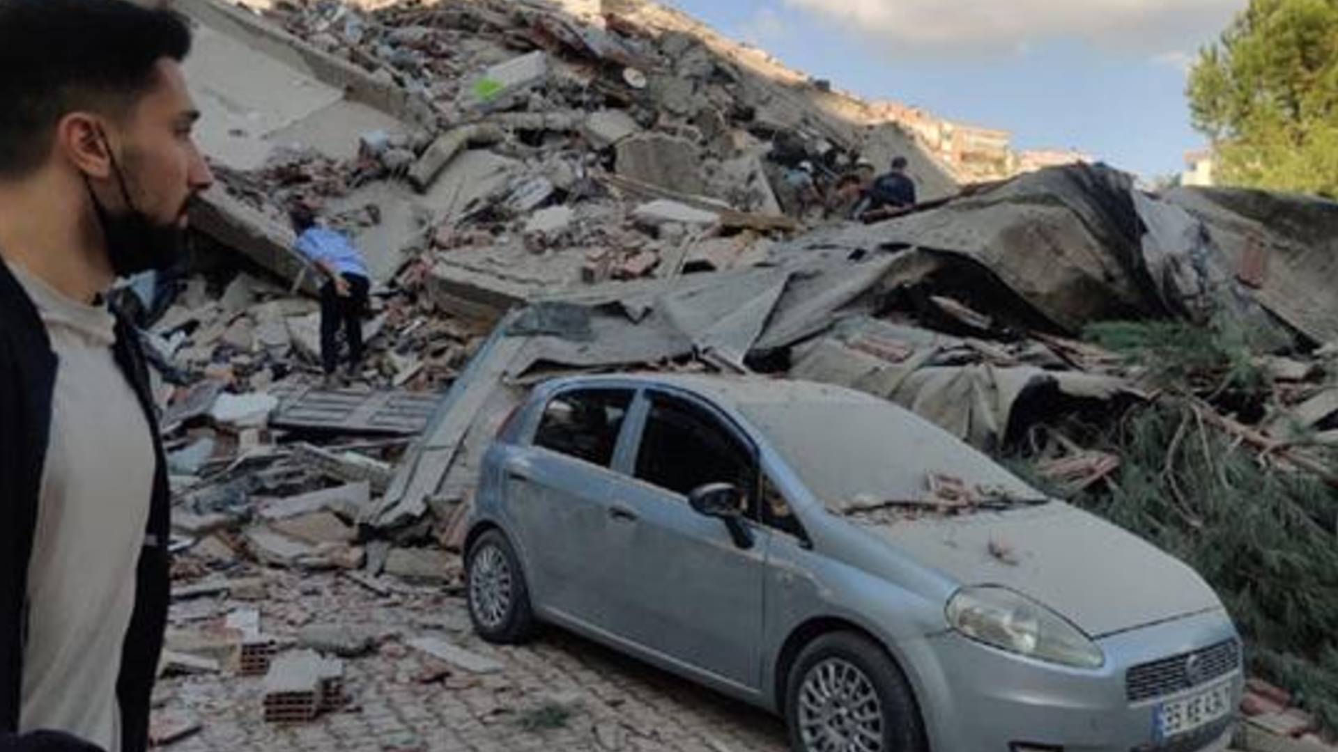 İzmir’de deprem fırtınası! Çok sayıda artçı meydana geldi…