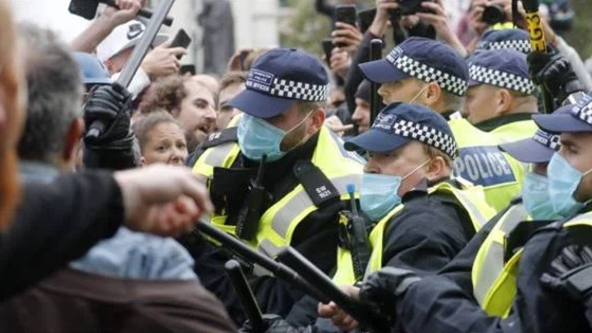 Londra'da yeni yasaklar... 2'nci seviye kısıtlamalar getirildi