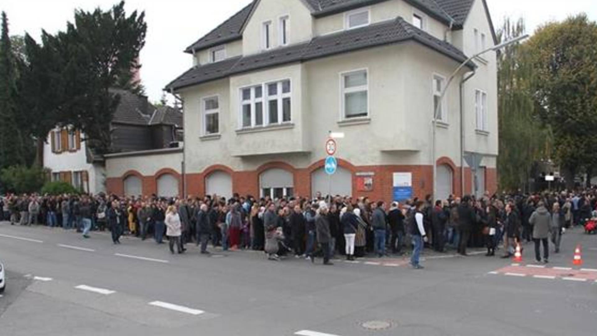 Personelde virüs tespit edildi. Köln Başkonsolosluğu 30 Ekim'e kadar kapalı olacak