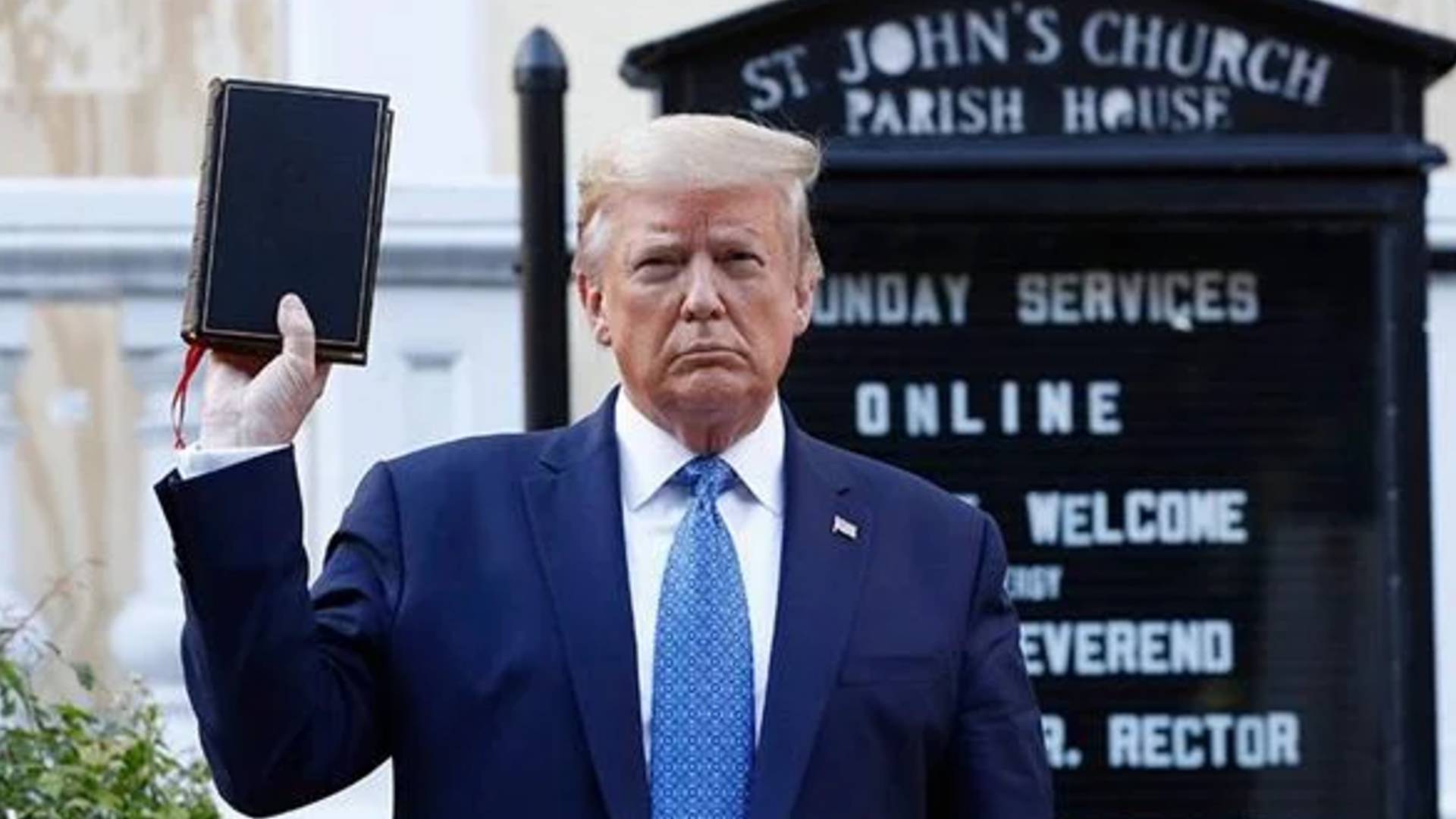 Trump dini kullanmaya başladı_ _Demokratlar kiliselerinizi kalıcı olarak kapatmak istiyor_