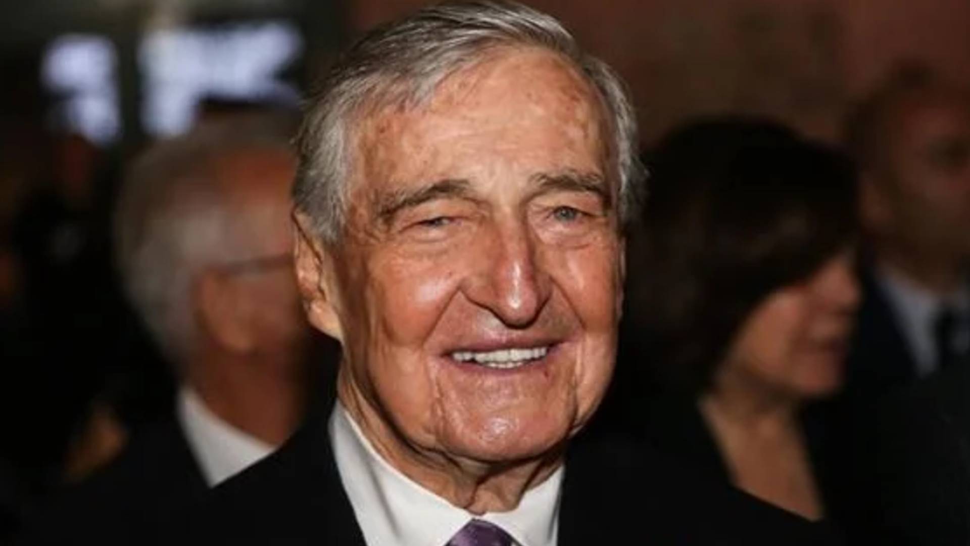 Türkiyenin en ünlü iş adamı Rahmi Koç, Covid-19'a yakalandı