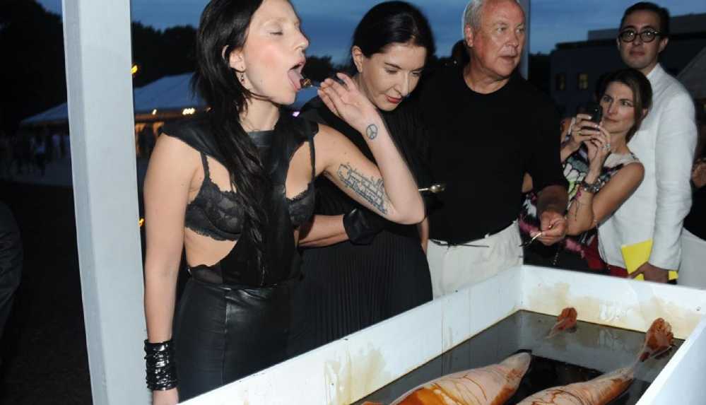 ABD bunu tartışıyor_ Lady Gaga cadı mı_