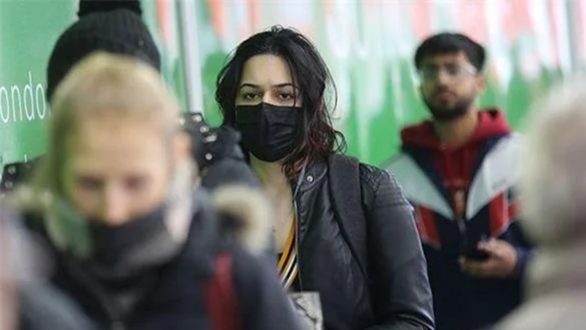 İngiltere'de son 24 saatte 20 bin 18 yeni vaka