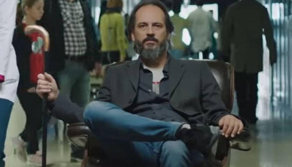 Koronavirüs kamu spotunda yer alan oyuncu Timuçin Esen koronavirüse yakalandı