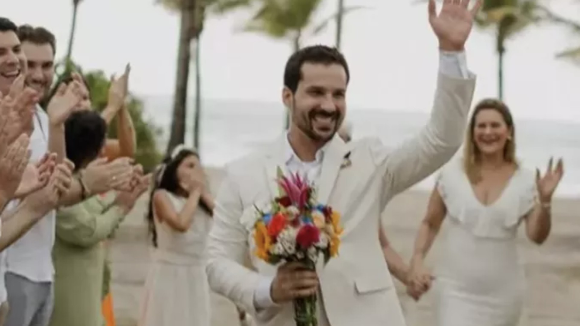 Nişanlısı tarafından terk edilen adam kendisiyle evlendi