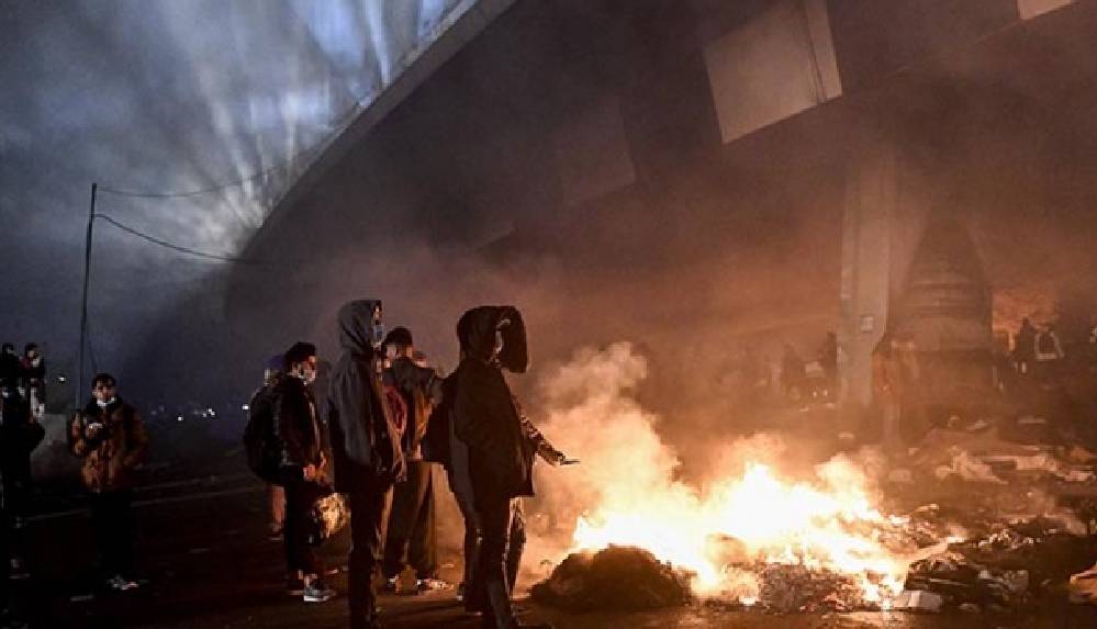 Paris’te yaklaşık 2 bin düzensiz göçmenin kaldığı kamp tahliye edildi