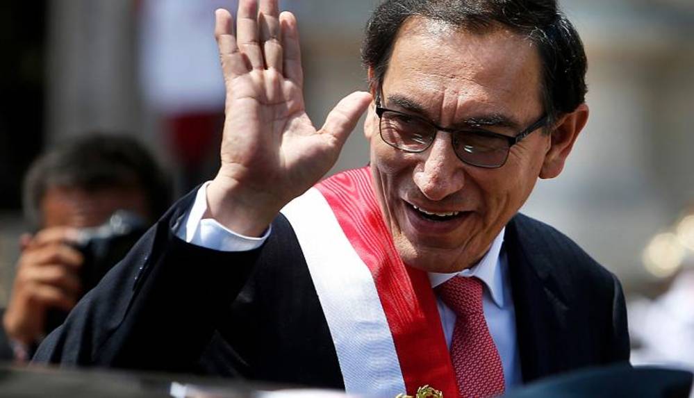 Peru Devlet Başkanı Vizcarra, yolsuzluk suçlamasıyla görevinden azledildi