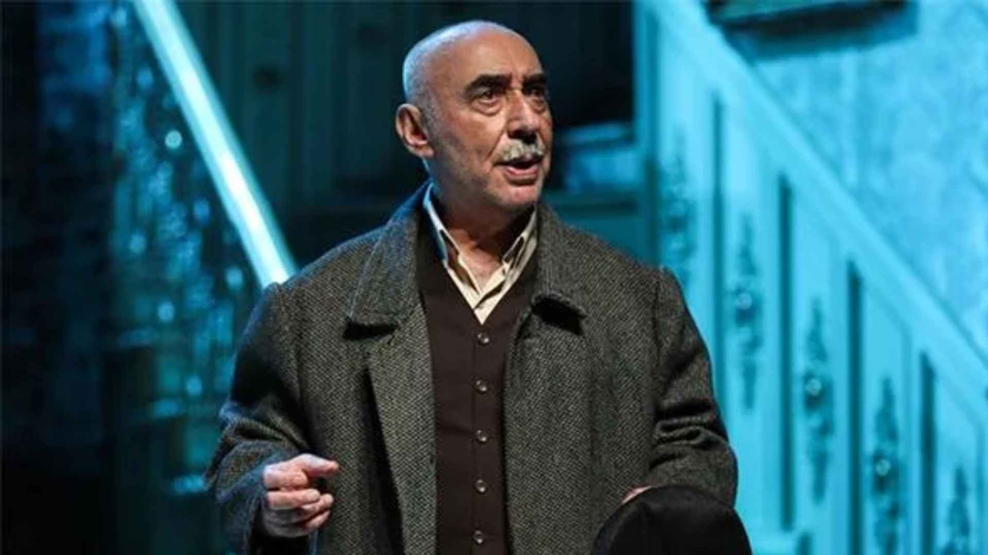 Şener Şen'in Coronavirus testi pozitif çıktı, hastaneye yatırıldı