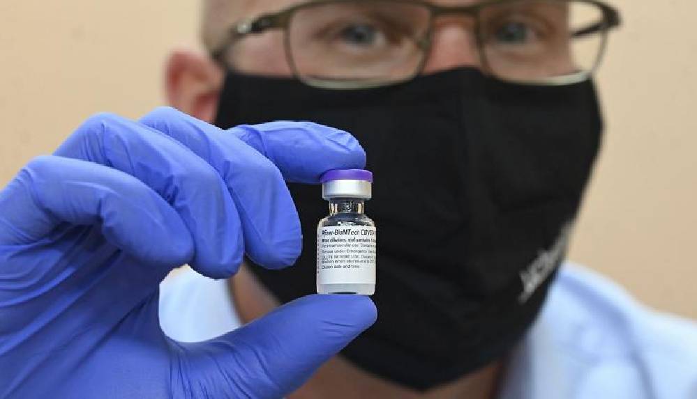 Dünya Sağlık Örgütü uyardı_ Aşı olsanız da maskeyi çıkarmayın