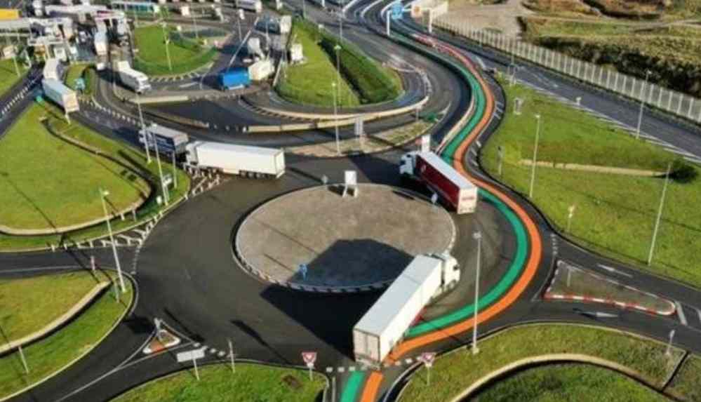 İngiltere sınırında bekleyen şoförlerin corona testi pozitif çıktı