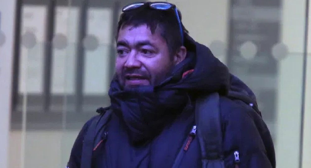 Londra metrosunun tuvaletinde seks yaparken yakalandı