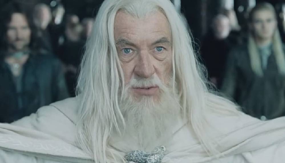 'Yüzüklerin Efendisi'nin Gandalf'ı Sir Ian McKellen Covid-19 aşısı oldu