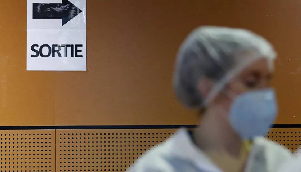 Fransa'da 1 haftada yalnızca 450 kişi aşılanabildi_ Sosyal medyada alay konusu oldu