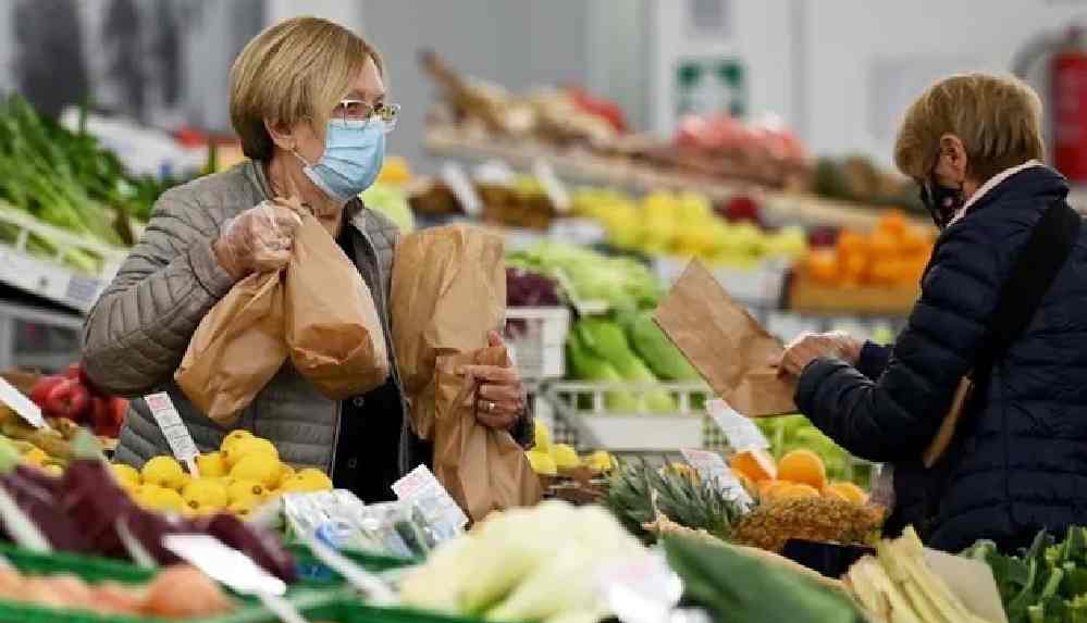 Fransızlar kıtlık korkusuyla gıda stoklamaya başladı