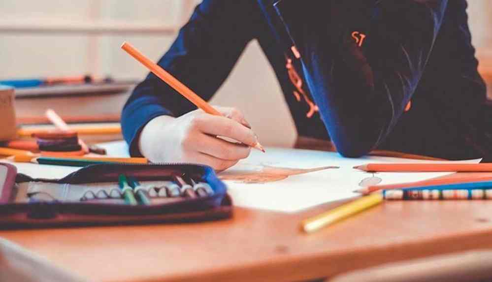 İngiltere’de korona kabusu sürüyor_ Okullar Mayıs’a kadar açılmayabilir