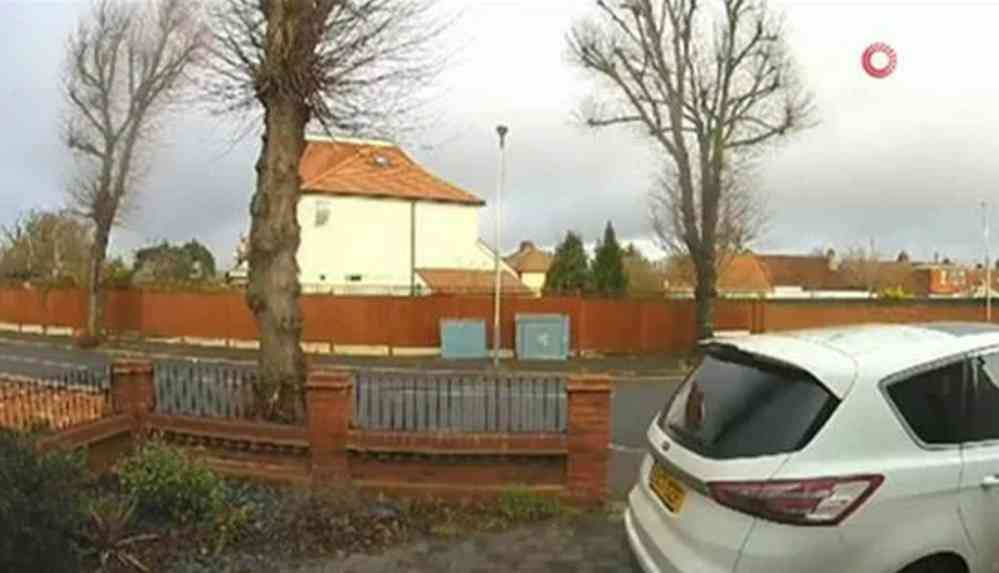 İngiltere'de savaş uçağının sonik patlaması paniğe neden oldu