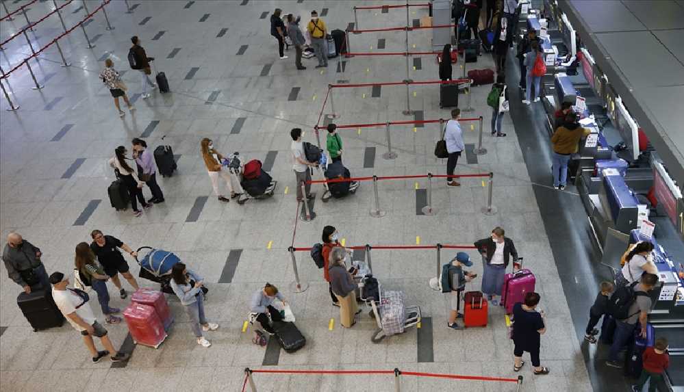 Rusya, İngiltere ile hava yolu ulaşımının durdurulması süresini uzattı