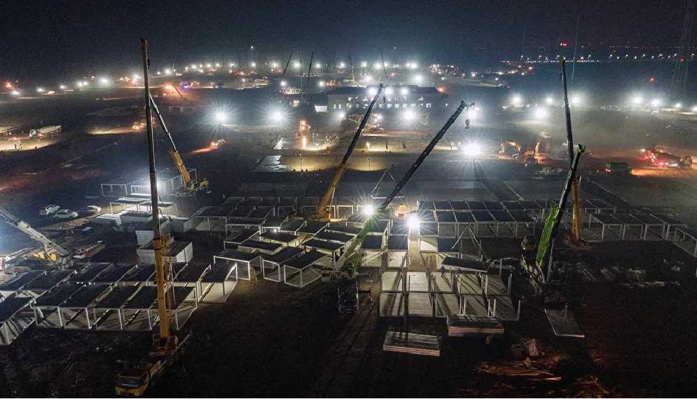 Son 10 ayın en yüksek günlük vaka sayılarını gören Çin'de devasa karantina kampı inşa ediliyor (1)