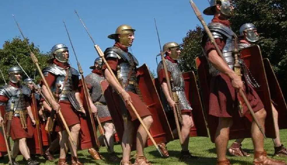 1900 yıllık Romalı askerin maaş bordrosu maaşıyla geçinemediğini gösterdi (1)