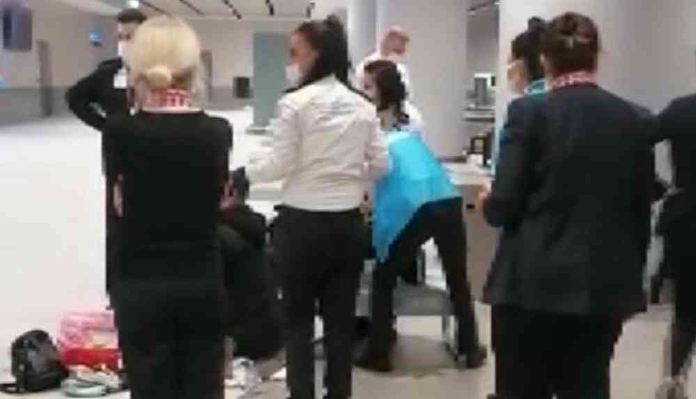 _Aktarma yapmak için İstanbul Havalimanı'nda uçaktan inen kadın doğum yaptı