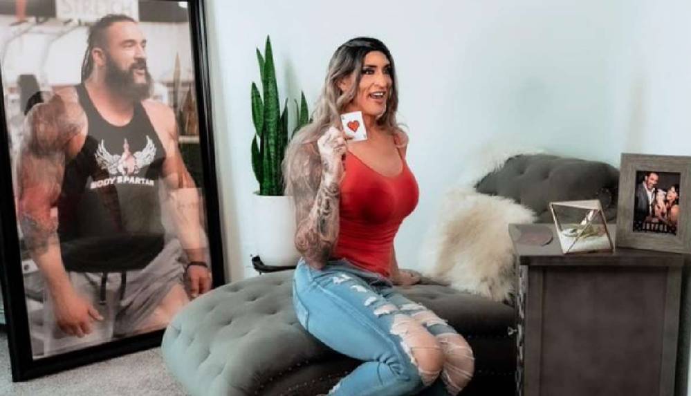 Eski Amerikan güreşçisi, trans olduğunu açıkladı