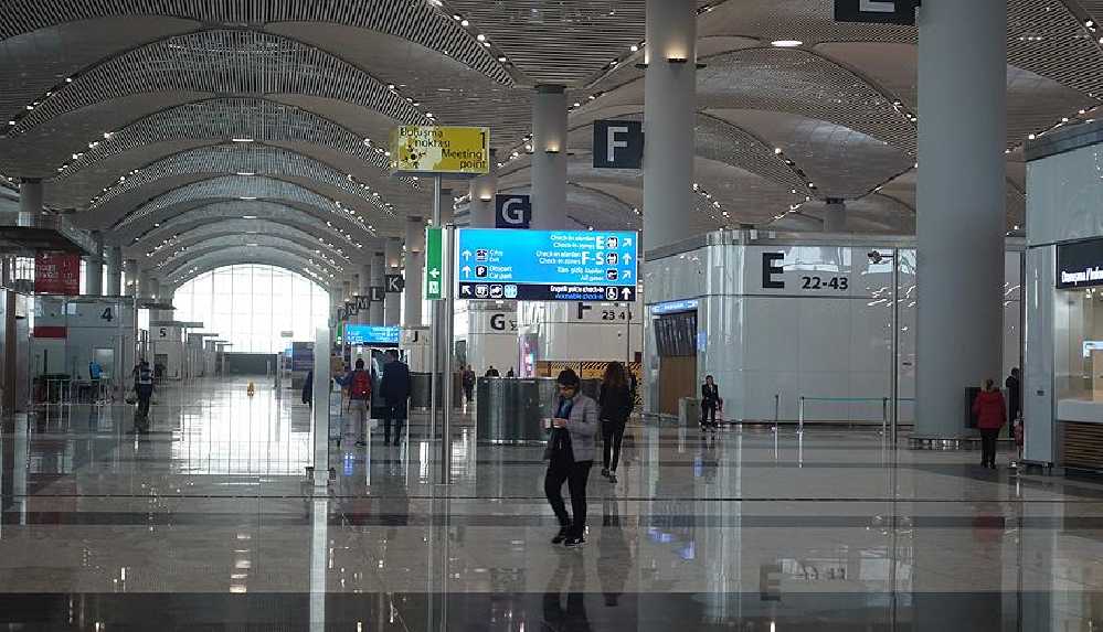 Havalimanında çocuğu kaybolan anne fenalık geçirdi