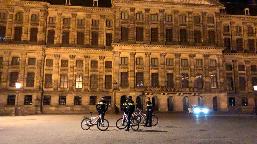 Hollanda'da Kovid-19 kısıtlamaları 2 Mart’a kadar uzatıldı