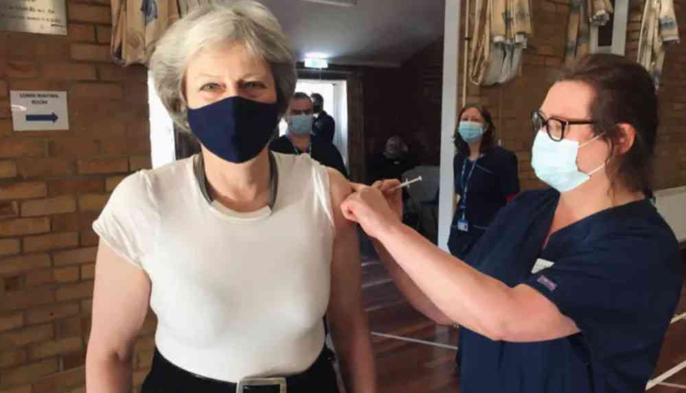 İngiltere eski Başbakanı Theresa May, aşı oldu