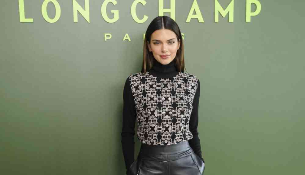 Kendall Jenner, NBA oyuncusu Devin Booker'la ilişki yaşadığını resmen doğruladı (2)