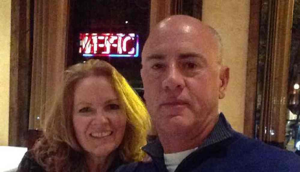 Eşcinselleri _dönüştürdüğünü_ iddia eden adam erkeklerde birlikte olduğunu açıkladı