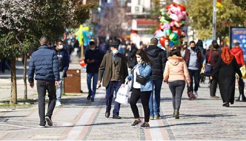 Haftalık Covid-19 vaka sayısı 81 ilin tamamında arttı