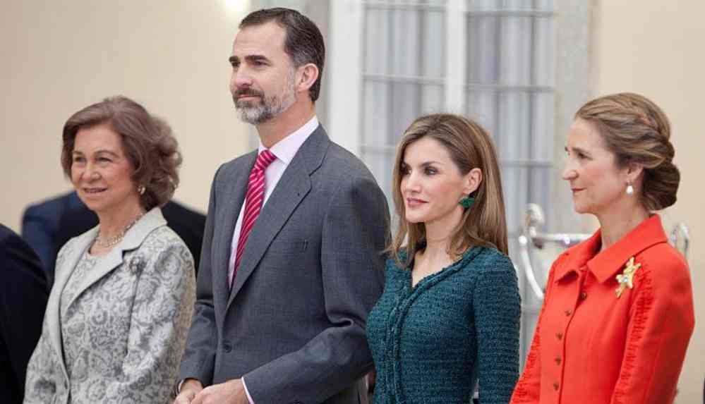 İspanyol Kraliyet aile üyelerinin BAE'de aşı olmasına tepki yağdı