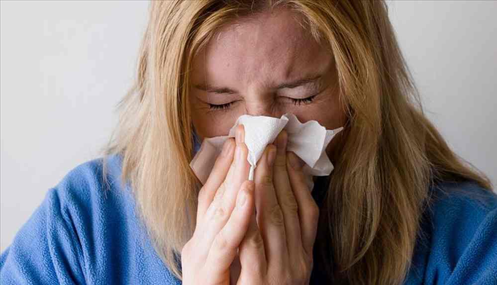 Soğuk algınlığına yol açan virüsün, koronavirüsü vücuttan atabildiği tespit edildi