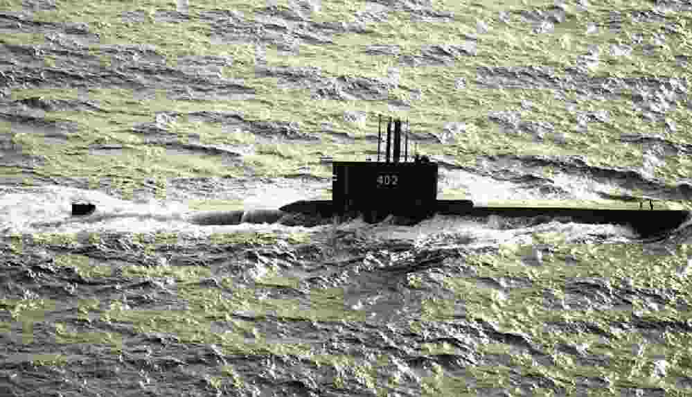 Endonezya donanmasına ait 53 mürettebatlı denizaltı kayboldu