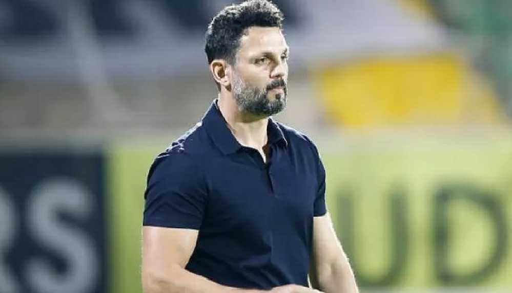 Fenerbahçe'deki görevine son verilen Erol Bulut ilk kez konuştu_ Böyle erken bir ayrılık beklemiyordum