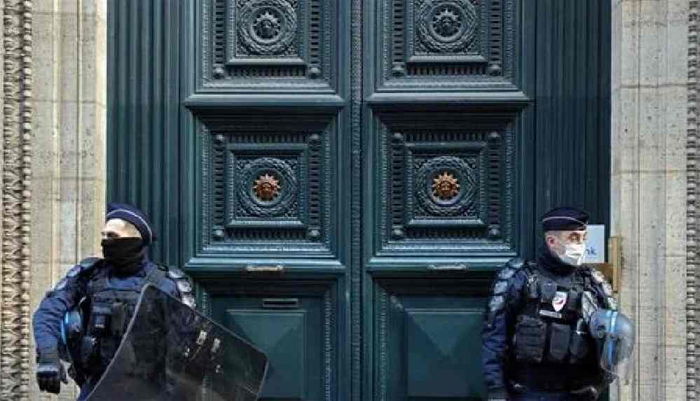 Fransa'da kaçak restoranlara Covid-19 operasyonu