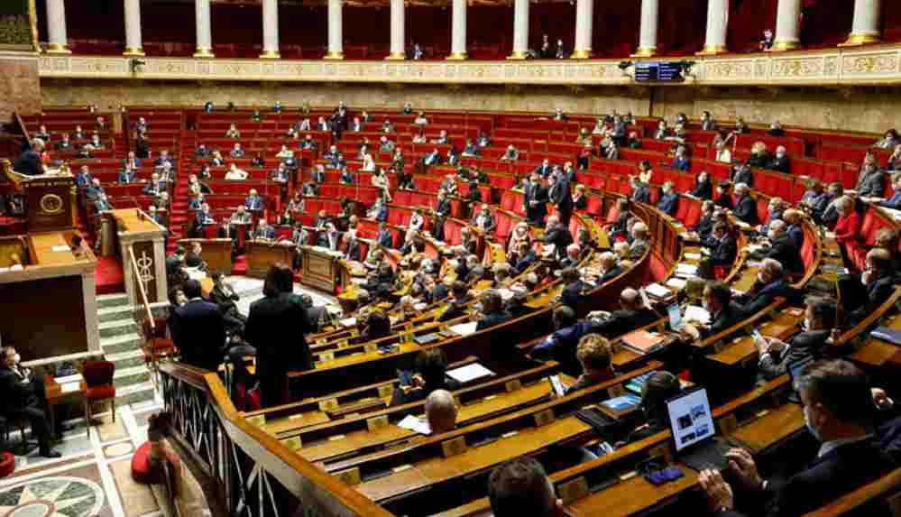 Fransa'da rıza yaşı yasası katılaştı_ 15 yaş altıyla cinsel ilişki tecavüz olarak tanımlandı