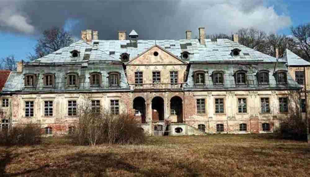 Gizli günlük ortaya çıktı, Nazilerin 'saray genelevinin' altında saklanan 48 sandık altının peşine düştüler